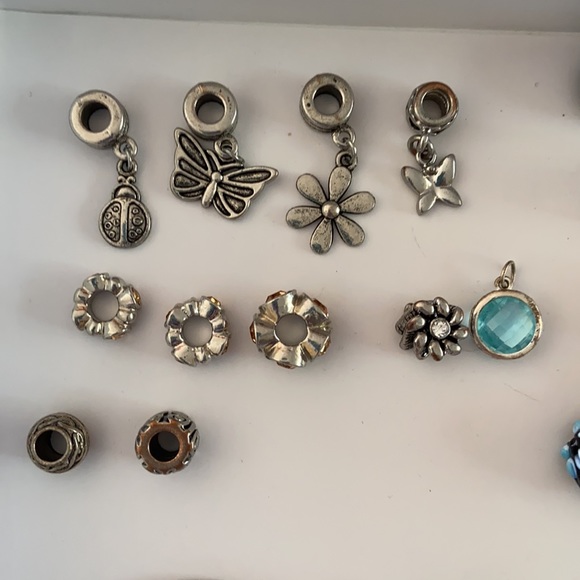 Charm bracelet with extra transferable beads and charms - Picture 3 of 6